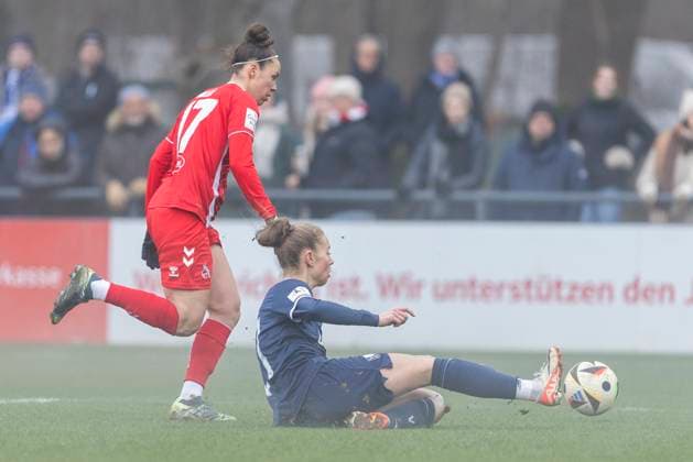 Testspiel Frauen: 1. FC Köln - VfL Bochum, 19.01.2025 Nicole Billa (1. FC Köln, 17), Franziska Wenzel (VfL Bochum, 31). Testspiel Frauen, 1. FC Köln - VfL Bochum, am 19.01.2025, Geißbockheim, Köln Copyright: xBEAUTIFULxSPORTS Meuselx