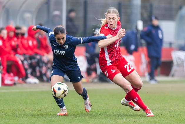 Testspiel Frauen: 1. FC Köln - VfL Bochum, 19.01.2025 Natalia Padilla-Bidas (1. FC Köln, 22), Anna Latifa Uebing (VfL Bochum, 14). Testspiel Frauen, 1. FC Köln - VfL Bochum, am 19.01.2025, Geißbockheim, Köln Copyright: xBEAUTIFULxSPORTS Meuselx