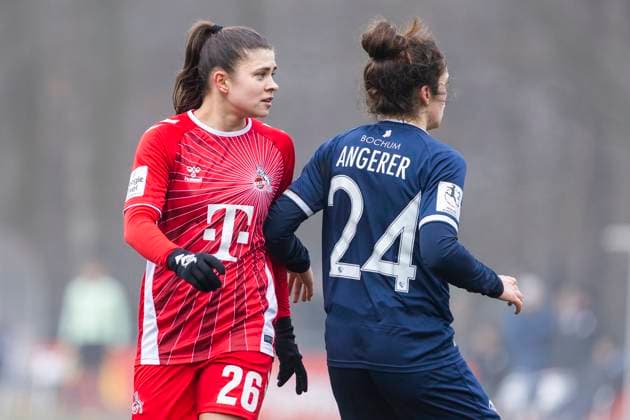 Testspiel Frauen: 1. FC Köln - VfL Bochum, 19.01.2025 Martyna Wiankowska (1. FC Köln, 26), Alina Angerer (VfL Bochum, 24). Testspiel Frauen, 1. FC Köln - VfL Bochum, am 19.01.2025, Geißbockheim, Köln Copyright: xBEAUTIFULxSPORTS Meuselx