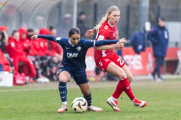 Testspiel Frauen: 1. FC Köln - VfL Bochum, 19.01.2025 Natalia Padilla-Bidas (1. FC Köln, 22), Anna Latifa Uebing (VfL Bochum, 14). Testspiel Frauen, 1. FC Köln - VfL Bochum, am 19.01.2025, Geißbockheim, Köln Copyright: xBEAUTIFULxSPORTS Meuselx