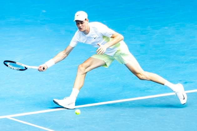 MELBOURNE, VIC - JANUARY 20: Jannik Sinner of Italy in action during Round 4 of the 2025 Australian Open on January 20 2025, at Melbourne Park in Melbourne, Australia. (Photo by Jason Heidrich Icon Sportswire) TENNIS: JAN 20 Australian Open EDITORIAL USE ONLY Icon250120082