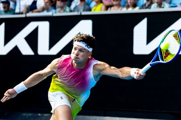 MELBOURNE, VIC - JANUARY 20: Ben Shelton of the United States of America in action during Round 4 of the 2025 Australian Open on January 20 2025, at Melbourne Park in Melbourne, Australia. (Photo by Jason Heidrich Icon Sportswire) TENNIS: JAN 20 Australian Open EDITORIAL USE ONLY Icon250120176