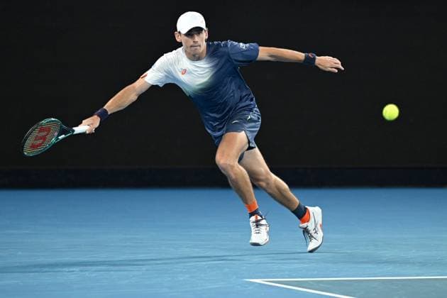 TENNIS AUSTRALIAN OPEN, Alex De Minaur of Australia returns during his round 4 match against Alex Michelsen of USA during the 2025 Australian Open at Melbourne Park in Melbourne, Monday, January 20, 2025. ( NO ARCHIVING, EDITORIAL USE ONLY, NO USE IN BOOKS WITHOUT CONSENT MELBOURNE VICTORIA AUSTRALIA  Copyright: xJAMESxROSSx 20250120162578084074