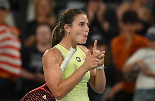 TENNIS AUSTRALIAN OPEN, Emma Navarro of USA celebrates after winning her round 4 match against Daria Kasatkina of Russia during the 2025 Australian Open at Melbourne Park in Melbourne, Monday, January 20, 2025. ( NO ARCHIVING, EDITORIAL USE ONLY, NO USE IN BOOKS WITHOUT CONSENT MELBOURNE VICTORIA AUSTRALIA  Copyright: xLUKASxCOCHx 20250120129706188460