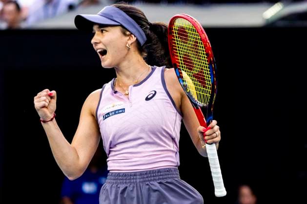 MELBOURNE, VIC - JANUARY 20: Eva Lys of Germany celebrates during Round 4 of the 2025 Australian Open on January 20 2025, at Melbourne Park in Melbourne, Australia. (Photo by Jason Heidrich Icon Sportswire) TENNIS: JAN 20 Australian Open EDITORIAL USE ONLY Icon250120240