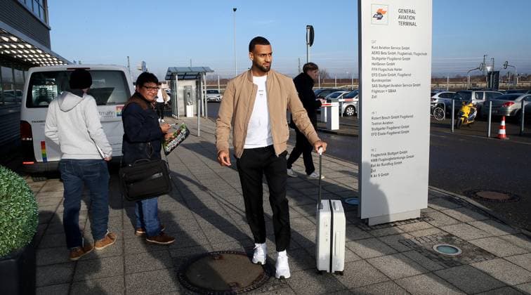 BAU 20.01.2025 Stuttgart Fußball VfB Stuttgart Abflug nach Bratislava, Josha Vagnoman