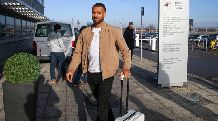 BAU 20.01.2025 Stuttgart Fußball VfB Stuttgart Abflug nach Bratislava, Josha Vagnoman