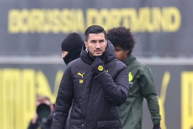 20.01.2025, Abschlusstraining Borussia Dortmund, UEFA Champions League, Trainer Nuri Sahin (Borussia Dortmund) macht die Jacke zu, Dortmund BVB Trainingsgelände NRW Deutschland xRHR-FOTO DEx Copyright: DennisxEwert RHR-FOTOx RHR-FOTO DE