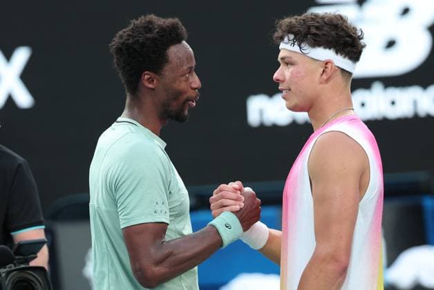 Open d Australie 2025 Gaël Monfils abandonne contre Ben Shelton lors de l Open d Australie 2025 Nicolas Luttiau Bestimage Tennis : Open Australia 2025 in Melbourne Melbourne Australie  Copyright: x xNicolasxLuttiau Bestimagex xNicolasxLuttiau Bestimagex