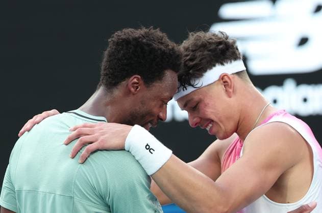 Open d Australie 2025 Gaël Monfils abandonne contre Ben Shelton lors de l Open d Australie 2025 Nicolas Luttiau Bestimage Tennis : Open Australia 2025 in Melbourne Melbourne Australie  Copyright: x xNicolasxLuttiau Bestimagex xNicolasxLuttiau Bestimagex