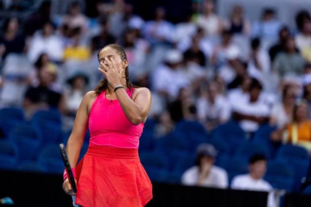 (250120) -- MELBOURNE, Jan. 20, 2025 -- Daria Kasatkina looks dejected during the women s singles 4th round match between Emma Navarro of the United States and Daria Kasatkina of Russia at Australian Open tennis tournament in Melbourne, Australia, Jan. 20, 2025. (Photo by Xinhua) (SP)AUSTRALIA-MELBOURNE-TENNIS-AUSTRALIAN OPEN-DAY 9 HuxJingchen 