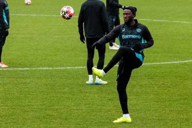 UEFA Champions League: Abschlusstraining Bayer 04 Leverkusen; 20.01.2025 Victor Boniface (Bayer 04 Leverkusen, 22) am Ball UEFA Champions League: Abschlusstraining Bayer 04 Leverkusen vor dem Auswärtsspiel gegen Atletico Madrid; Ulrich-Haberland-Stadion, Leverkusen am 20.01.2025 Copyright: xBEAUTIFULxSPORTS Wunderlx