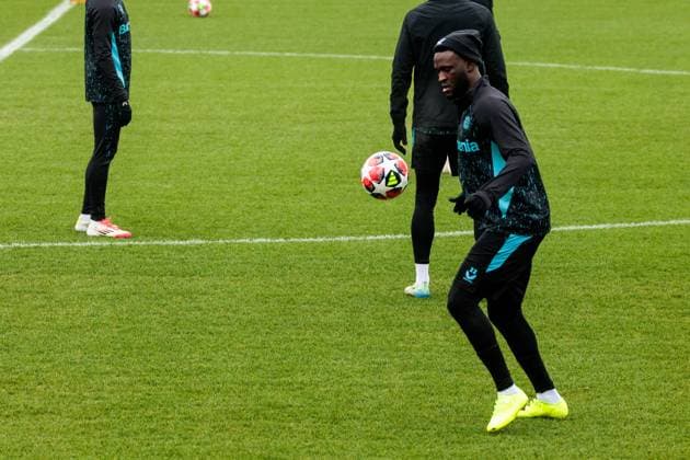 UEFA Champions League: Abschlusstraining Bayer 04 Leverkusen; 20.01.2025 Victor Boniface (Bayer 04 Leverkusen, 22) am Ball UEFA Champions League: Abschlusstraining Bayer 04 Leverkusen vor dem Auswärtsspiel gegen Atletico Madrid; Ulrich-Haberland-Stadion, Leverkusen am 20.01.2025 Copyright: xBEAUTIFULxSPORTS Wunderlx