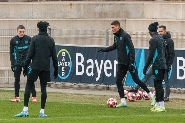 UEFA Champions League: Abschlusstraining Bayer 04 Leverkusen; 20.01.2025 Patrick Schick (Bayer 04 Leverkusen, 14) am Ball UEFA Champions League: Abschlusstraining Bayer 04 Leverkusen vor dem Auswärtsspiel gegen Atletico Madrid; Ulrich-Haberland-Stadion, Leverkusen am 20.01.2025 Copyright: xBEAUTIFULxSPORTS Wunderlx