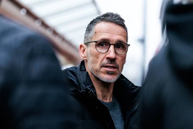 UEFA Champions League: Abschlusstraining Bayer 04 Leverkusen; 20.01.2025 Thomas Eichin (Direktor Lizenz Bayer 04 Leverkusen) im Gespräch mit Journalisten UEFA Champions League: Abschlusstraining Bayer 04 Leverkusen vor dem Auswärtsspiel gegen Atletico Madrid; Ulrich-Haberland-Stadion, Leverkusen am 20.01.2025 Copyright: xBEAUTIFULxSPORTS Wunderlx