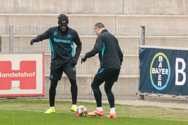 UEFA Champions League: Abschlusstraining Bayer 04 Leverkusen; 20.01.2025 Victor Boniface (Bayer 04 Leverkusen, 22) am Ball UEFA Champions League: Abschlusstraining Bayer 04 Leverkusen vor dem Auswärtsspiel gegen Atletico Madrid; Ulrich-Haberland-Stadion, Leverkusen am 20.01.2025 Copyright: xBEAUTIFULxSPORTS Wunderlx