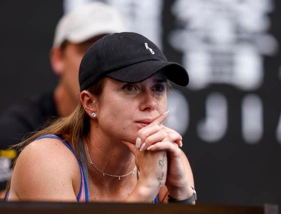(250120) -- MELBOURNE, Jan. 20, 2025 -- Elina Svitolina of Ukraine, wife of Gael Monfils, reacts while watching the men s singles 4th round match between Ben Shelton of the United States and Gael Monfils of France at Australian Open tennis tournament in Melbourne, Australia, Jan. 20, 2025. ) (SP)AUSTRALIA-MELBOURNE-TENNIS-AUSTRALIAN OPEN-DAY 9 MaxPing 