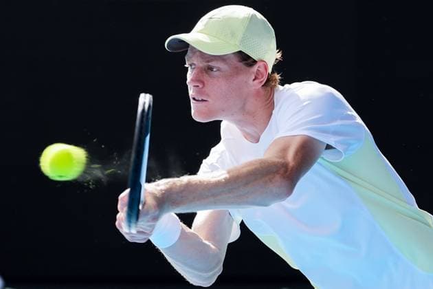 Sport Themen der Woche KW04 Sport Bilder des Tages January 20, 2025: 1st seed JANNIK SINNER of Italy in action against 13th seed H. Rune of Denmark on Rod Laver Arena in a Men s Singles 4th round match on day 9 of the 2025 Australian Open in Melbourne, Australia. Sinner won 6:3, 3:6, 6:3, 6:2. Melbourne Australia - ZUMAc04_ 20250120_faf_c04_033 Copyright: xSydneyxLowx
