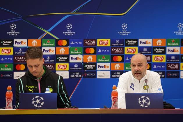 CRVENA ZVEZDA vs PSV EINDHOVEN JOEY VEERMAN Dzoi Verman i PETER BOSZ Peter Bos trener fudbalera PSV Ajndhovena pres konferencija pred utakmicu UEFA Lige Sampiona protiv Crvene zvezde na stadionu Rajko Mitic, Beograd 20.01.2025. godine Fudbal, Crvena zvezda, UEFA Liga Sampiona , PSV Ajndhoven Belgrade Rajko Mitic stadium Serbia Copyright: xACx xMNxPressx