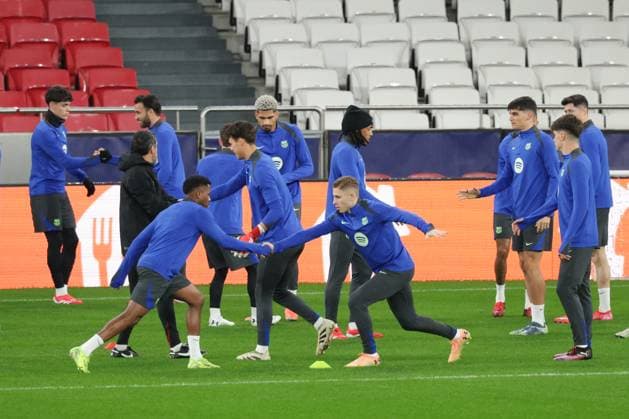 Portugal, Estadio do SL Benfica Lisbon 20. January 2025 Uefa Champions League phase 2024 25 Matchday 7, Pressekonferenz , Training S.L.Benfica - FC Barcelona, Barca v.l. FC Barcelona beim letztenTraining vor dem Spiel gegen SL Benfica Copyright: HMBxMedia FernandoxSoares