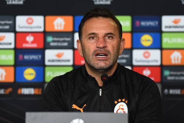 Coach Okan Buruk of Galatasaray seen during the press conference, PK, Pressekonferenz a day before the UEFA Europa League game 7 Between Galatasaray and Dynamo Kiev in Istanbul at Rams Park Stadium , Istanbul , Turkey on January 20 , 2025. ( Photo by Seskimphoto ) Istanbul Turkey Istanbul Turkey Copyright: xSeskimphotox Okan_Buruk_200125 (1)
