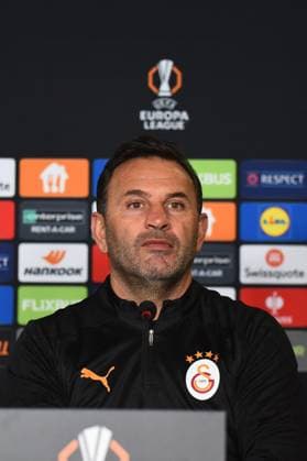 Coach Okan Buruk of Galatasaray seen during the press conference, PK, Pressekonferenz a day before the UEFA Europa League game 7 Between Galatasaray and Dynamo Kiev in Istanbul at Rams Park Stadium , Istanbul , Turkey on January 20 , 2025. ( Photo by Seskimphoto ) Istanbul Turkey Istanbul Turkey Copyright: xSeskimphotox Okan_Buruk_200125 (7)
