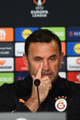 Coach Okan Buruk of Galatasaray seen during the press conference, PK, Pressekonferenz a day before the UEFA Europa League game 7 Between Galatasaray and Dynamo Kiev in Istanbul at Rams Park Stadium , Istanbul , Turkey on January 20 , 2025. ( Photo by Seskimphoto ) Istanbul Turkey Istanbul Turkey Copyright: xSeskimphotox Okan_Buruk_200125 (27)