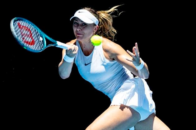 MELBOURNE, VIC - JANUARY 21: Paula Badosa of Spain in action during the Quarterfinals of the 2025 Australian Open on January 21 2025, at Melbourne Park in Melbourne, Australia. (Photo by Jason Heidrich Icon Sportswire) TENNIS: JAN 21 Australian Open EDITORIAL USE ONLY Icon250121029