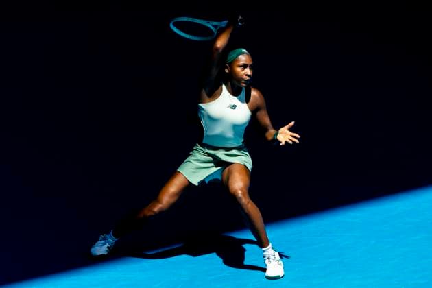 MELBOURNE, VIC - JANUARY 21: Coco Gauff of the United States of America in action during the Quarterfinals of the 2025 Australian Open on January 21 2025, at Melbourne Park in Melbourne, Australia. (Photo by Jason Heidrich Icon Sportswire) TENNIS: JAN 21 Australian Open EDITORIAL USE ONLY Icon250121052