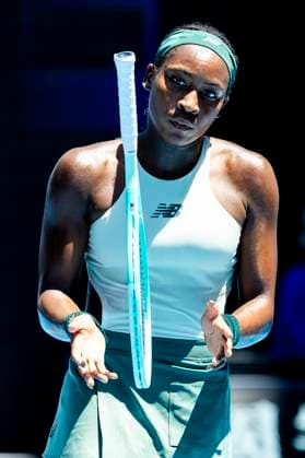 Sport Themen der Woche KW04 Sport Bilder des Tages MELBOURNE, VIC - JANUARY 21: Coco Gauff of the United States of America in action during the Quarterfinals of the 2025 Australian Open on January 21 2025, at Melbourne Park in Melbourne, Australia. (Photo by Jason Heidrich Icon Sportswire) TENNIS: JAN 21 Australian Open EDITORIAL USE ONLY Icon250121063