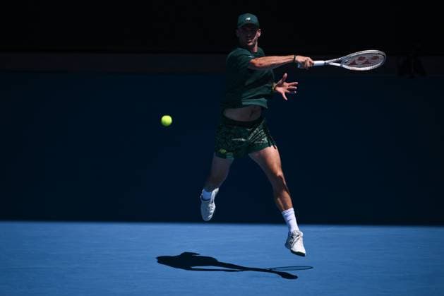 TENNIS AUSTRALIAN OPEN, Tommy Paul of USA during his 1 4 final match against Alexander Zverev of Germany during the 2025 Australian Open at Melbourne Park in Melbourne, Tuesday, January 21, 2025. ( NO ARCHIVING, EDITORIAL USE ONLY, NO USE IN BOOKS WITHOUT CONSENT MELBOURNE VICTORIA AUSTRALIA  Copyright: xJOELxCARRETTx 20250121172342663138