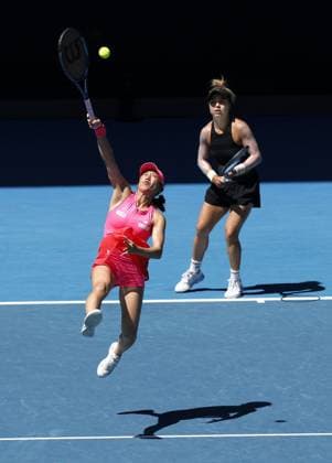 Tennis: Australian Open Miyu Kato (R) of Japan and Renata Zarazua of Mexico play against Gabriela Dabrowski of Canada and Erin Routliffe of New Zealand in the women s doubles quarterfinals at the Australian Open tennis tournament in Melbourne on Jan. 21. 2025.  A14AA0004018643P