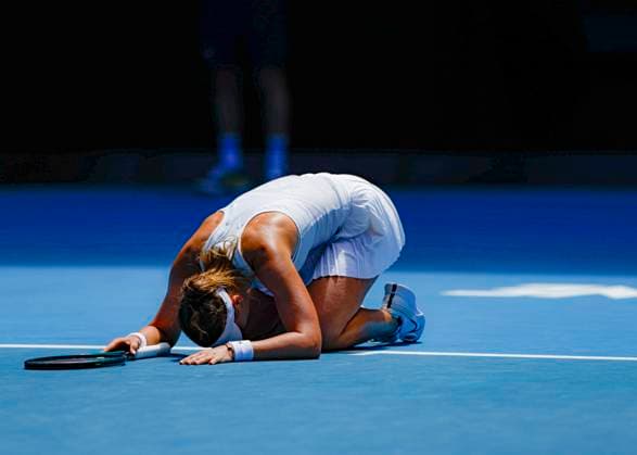 (250121) -- MELBOURNE, Jan. 21, 2025 -- Paula Badosa celebrates after winning the women s singles quarterfinals match between Coco Gauff of the United States and Paula Badosa of Spain at the Australian Open tennis tournament in Melbourne, Australia, Jan. 21, 2025. (Photo by Xinhua) (SP)AUSTRALIA-MELBOURNE-TENNIS-AUSTRALIAN OPEN-DAY 10 ChuxChen 