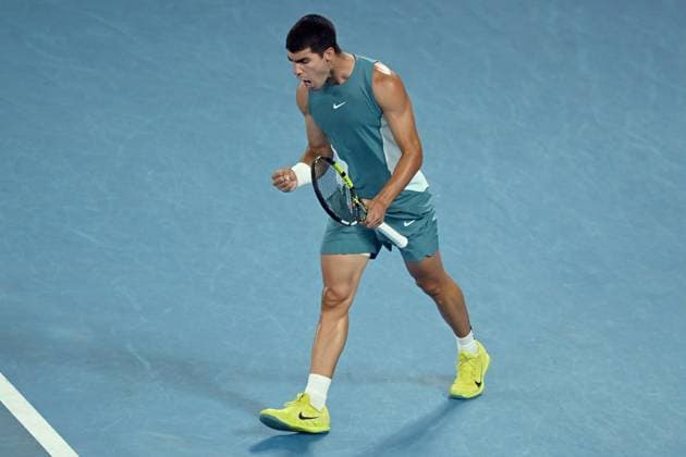 TENNIS AUSTRALIAN OPEN, Carlos Alcaraz of Spain reacts during his 1 4 final match against Novak Djokovic of Serbia during the 2025 Australian Open at Melbourne Park in Melbourne, Tuesday, January 21, 2025. NO ARCHIVING, EDITORIAL USE ONLY, NO USE IN BOOKS WITHOUT CONSENT MELBOURNE VICTORIA AUSTRALIA  Copyright: xLUKASxCOCHx 20250121147113983876