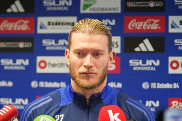 Deutschland: Fussball 2. Bundesliga 2024 2025, FC Schalke 04, Training (Gelsenkirchen): Loris Karius (Schalke 04, 27) Pressegespräch Copyright: xJOERANxSTEINSIEKx