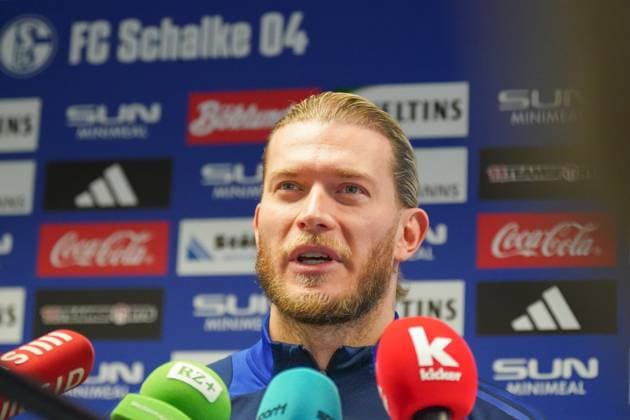 Deutschland: Fussball 2. Bundesliga 2024 2025, FC Schalke 04, Training (Gelsenkirchen): Loris Karius (Schalke 04, 27) Pressegespräch