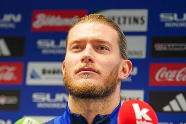 Deutschland: Fussball 2. Bundesliga 2024 2025, FC Schalke 04, Training (Gelsenkirchen): Loris Karius (Schalke 04, 27) Pressegespräch