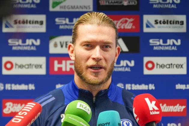Deutschland: Fussball 2. Bundesliga 2024 2025, FC Schalke 04, Training (Gelsenkirchen): Loris Karius (Schalke 04, 27) Pressegespräch