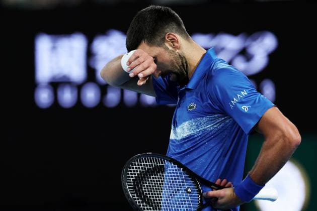 Novak Djokovic dejected during his Quarter-final match against Alcaraz in the Rod Laver Arena Australian Open, Day Ten, Tennis, Melbourne Park, Melbourne, Australia - 21 Jan 2025  Copyright: xEllaxLing Shutterstockx 15108779bq