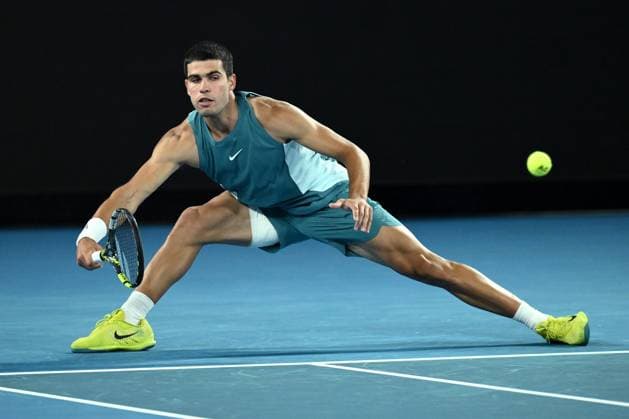 TENNIS AUSTRALIAN OPEN, Carlos Alcaraz of Spain during his 1 4 final match against Novak Djokovic of Serbia during the 2025 Australian Open at Melbourne Park in Melbourne, Tuesday, January 21, 2025. ( NO ARCHIVING, EDITORIAL USE ONLY, NO USE IN BOOKS WITHOUT CONSENT MELBOURNE VICTORIA AUSTRALIA  Copyright: xJOELxCARRETTx 20250121138494643381