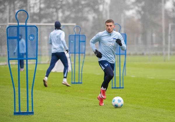 Fußball, Herren, Saison 2024 2025, 2. Bundesliga, Hertha BSC, Training, Jonjoe Kenny (Hertha BSC), 21.01. 2025,