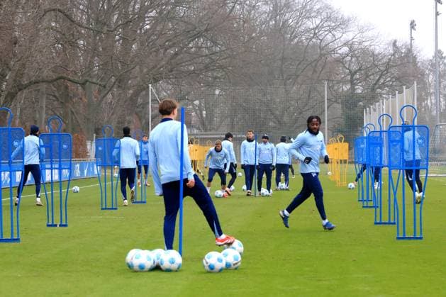 DEU, DFL, 2. FBL Hertha BSC, Training, 21.01.2025, Sportforum, Berlin, DEU, DFL, 2. FBL Hertha BSC, Training, im Bild Hertha-Spielerkreis DFL - regulations prohibit any use of Photographs as image sequences and or quasi-video Foto: Juergen Engler nordphoto GmbH