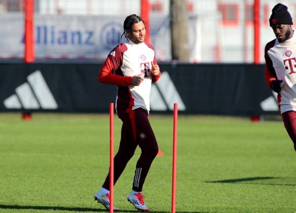 München, Deutschland, 21. Januar 2025: Fussball, Herren, Bundesliga, Saison 2024 2025, FC Bayern München, Abschlusstraining, Training, Champions League Serge Gnabry (FC Bayern München) im Laufen