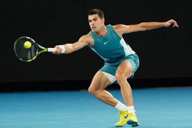 Tennis 2025: Australian Open Day 10 January 21, 2025: 3rd seed CARLOS ALCARAZ of Spain in action against 7th seed NOVAK DJOKOVIC of Serbia on Rod Laver Arena in a Men s Singles Quarterfinals match on day 11 of the 2025 Australian Open in Melbourne, Australia. Sydney Low Cal Media(Credit Image: Â Sydney Low Cal Sport Media) Melbourne Victoria Australia EDITORIAL USE ONLY Copyright: xx ZUMA-20250121_faf_c04_012.jpg SydneyxLowx csmphotothree347512