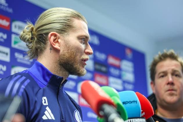 21.01.2025, Fussball, Saison 2024 2025, 2. Bundesliga, Training FC Schalke 04, Loris Karius (FC Schalke 04) in der Medienrunde. Gelsenkirchen NRW Deutschland xRHR-FOTO TRx