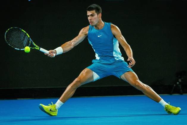 Spanish Carlos Alcaraz pictured during a tennis match between Serbian Djokovic and Spanish Alcaraz, in the quarterfinals of the men s singles at the Australian Open Grand Slam tennis tournament, Tuesday 21 January 2025 in Melbourne Park, Melbourne, Australia. The 2025 edition of the Australian Grand Slam takes place from January 12th to January 26th. PATRICKxHAMILTON  x110846153x