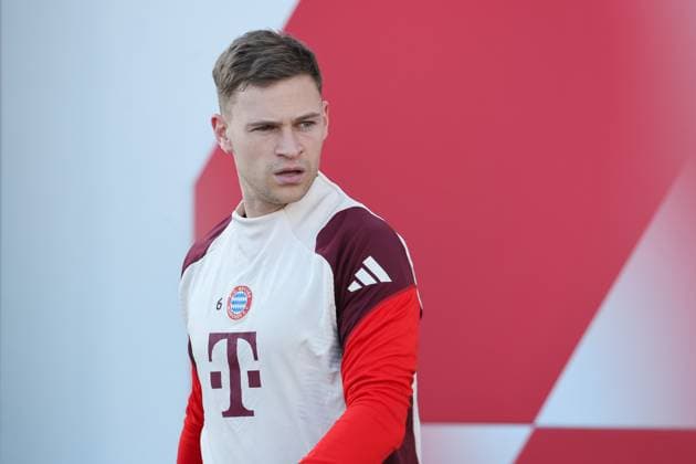 Joshua Kimmich (FC Bayern Muenchen, 06) kommt aus der Kabine, auf dem Weg zum Trainingsplatz, GER, Abschlusstraining, FC Bayern Muenchen, Fussball, UEFA Champions League, 7. Spieltag, Saison 2024 2025, 21.01.2025, GER, Abschlusstraining, FC Bayern Muenchen, Fussball, UEFA Champions League, 7. Spieltag, Saison 2024 2025, 21.01.2025 Muenchen Copyright: xEibner-Pressefoto JennixMaulx EP_JML