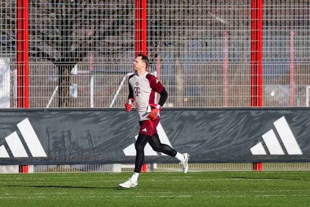 Manuel Neuer (FC Bayern Muenchen, 01) beim Laufen, GER, Abschlusstraining, FC Bayern Muenchen, Fussball, UEFA Champions League, 7. Spieltag, Saison 2024 2025, 21.01.2025, GER, Abschlusstraining, FC Bayern Muenchen, Fussball, UEFA Champions League, 7. Spieltag, Saison 2024 2025, 21.01.2025 Muenchen Copyright: xEibner-Pressefoto JennixMaulx EP_JML