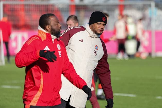 Vincent Kompany (FC Bayern Muenchen, Cheftrainer) beim Training, GER, Abschlusstraining, FC Bayern Muenchen, Fussball, UEFA Champions League, 7. Spieltag, Saison 2024 2025, 21.01.2025, GER, Abschlusstraining, FC Bayern Muenchen, Fussball, UEFA Champions League, 7. Spieltag, Saison 2024 2025, 21.01.2025 Muenchen Copyright: xEibner-Pressefoto JennixMaulx EP_JML