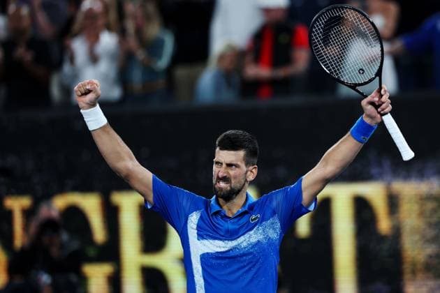 Sport Bilder des Tages Novak Djokovic celebrates winning his Quarter-final match against Alcaraz in the Rod Laver Arena Australian Open, Day Ten, Tennis, Melbourne Park, Melbourne, Australia - 21 Jan 2025  Copyright: xEllaxLing Shutterstockx 15108779fw